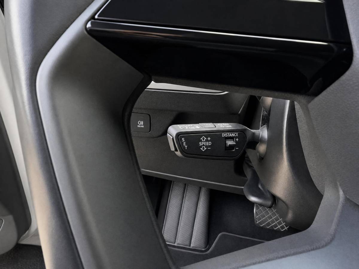 Audi Q4 Sportback e-tron Audi Q4 Sportback e-tron 40 204pk Edition 77 kWh · SOH 95,8% · Camera · Apple/Android Car Play · Cruise Control Adaptief · P-Sensoren · Elek. Achterklep · 19” Inch ·
