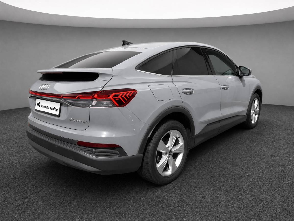 Audi Q4 Sportback e-tron Audi Q4 Sportback e-tron 40 204pk Edition 77 kWh · SOH 95,8% · Camera · Apple/Android Car Play · Cruise Control Adaptief · P-Sensoren · Elek. Achterklep · 19” Inch ·