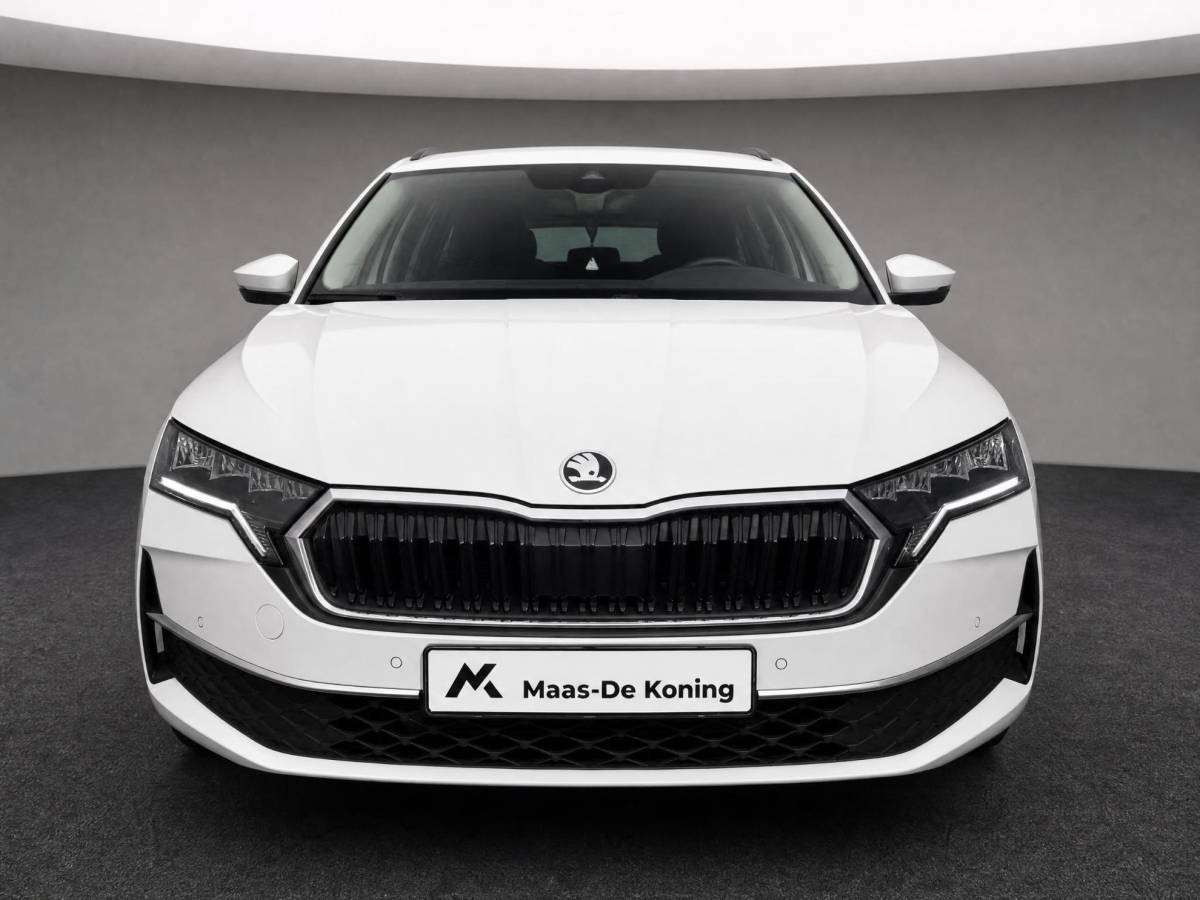 Škoda Octavia Skoda Octavia Combi 1.5TSI/115PK FL Selection · Apple/Android Car Play · Parkeersensoren · Stoelverwarming · Garantie t/m 04-12-2028 of 120000km.