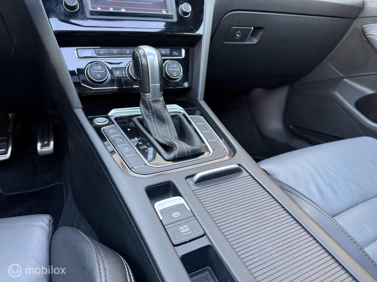 Volkswagen Passat Volkswagen Passat Variant 1.8 TSI 2x R-line Pano.dak/LED/ACC
