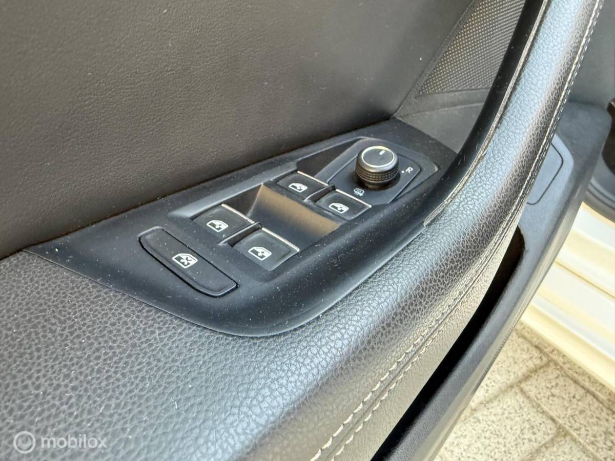 Volkswagen Passat Volkswagen Passat Variant 1.8 TSI 2x R-line Pano.dak/LED/ACC