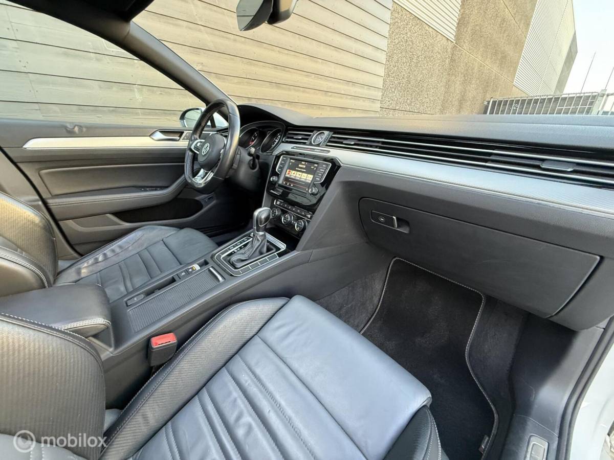 Volkswagen Passat Volkswagen Passat Variant 1.8 TSI 2x R-line Pano.dak/LED/ACC