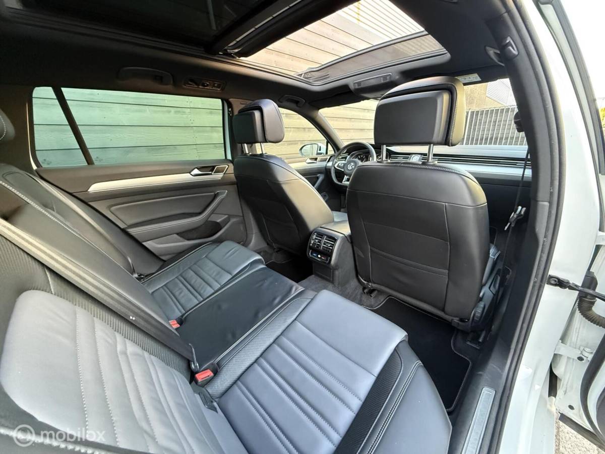 Volkswagen Passat Volkswagen Passat Variant 1.8 TSI 2x R-line Pano.dak/LED/ACC