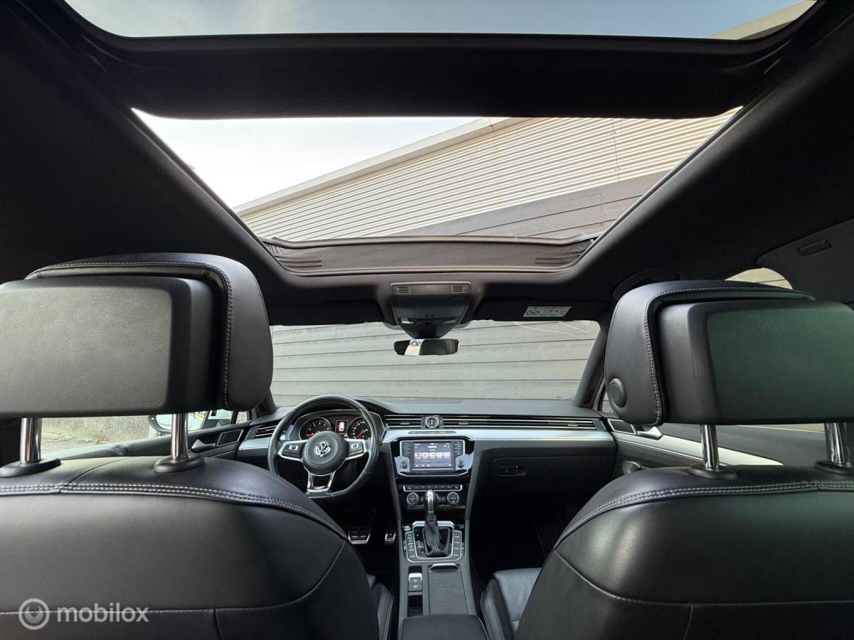 Volkswagen Passat Volkswagen Passat Variant 1.8 TSI 2x R-line Pano.dak/LED/ACC