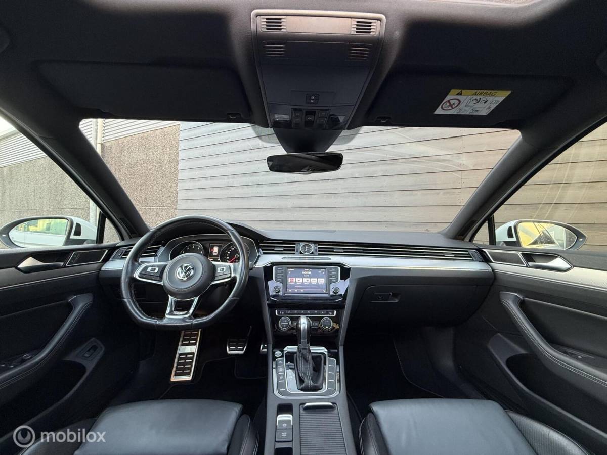 Volkswagen Passat Volkswagen Passat Variant 1.8 TSI 2x R-line Pano.dak/LED/ACC
