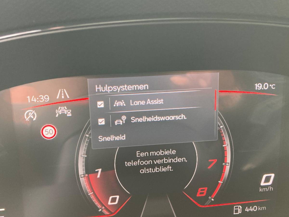 SEAT Arona SEAT Arona 1.0EcoTSI/95PK FR · Apple/Android Car Play · LED · Cruise control · Garantie t/m 08-04-2027