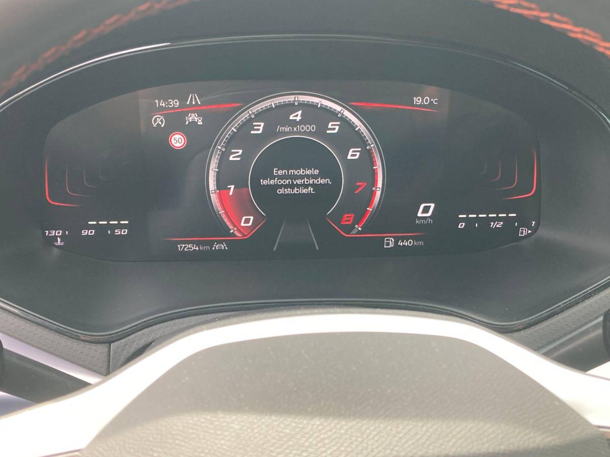 SEAT Arona SEAT Arona 1.0EcoTSI/95PK FR · Apple/Android Car Play · LED · Cruise control · Garantie t/m 08-04-2027