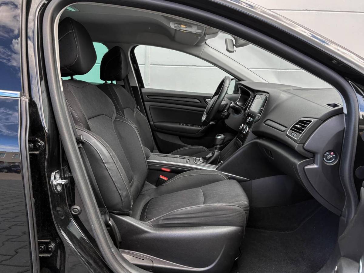 Renault Mégane Estate Renault Megane Estate 1.3 116pk TCe Limited | Airco | Carplay | Privacy glass | Trekhaak