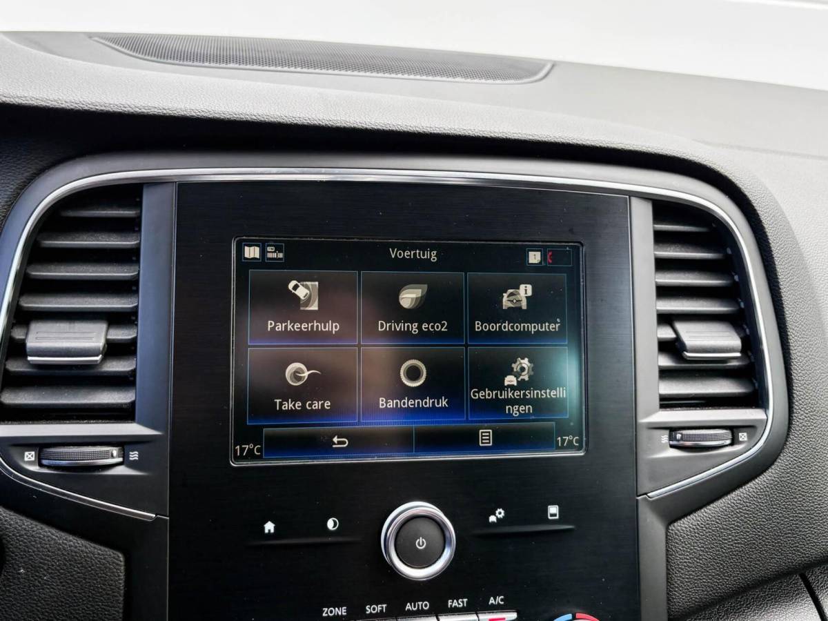 Renault Mégane Estate Renault Megane Estate 1.3 116pk TCe Limited | Airco | Carplay | Privacy glass | Trekhaak