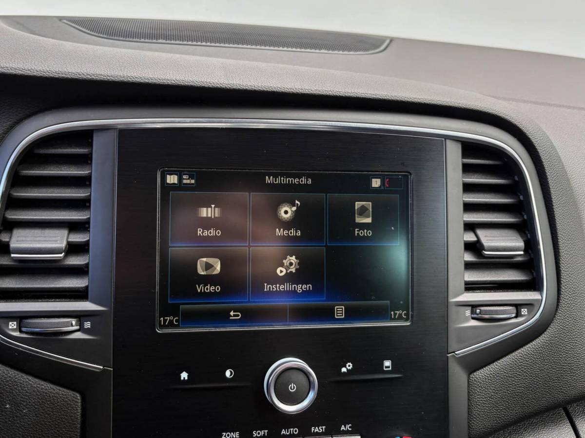 Renault Mégane Estate Renault Megane Estate 1.3 116pk TCe Limited | Airco | Carplay | Privacy glass | Trekhaak