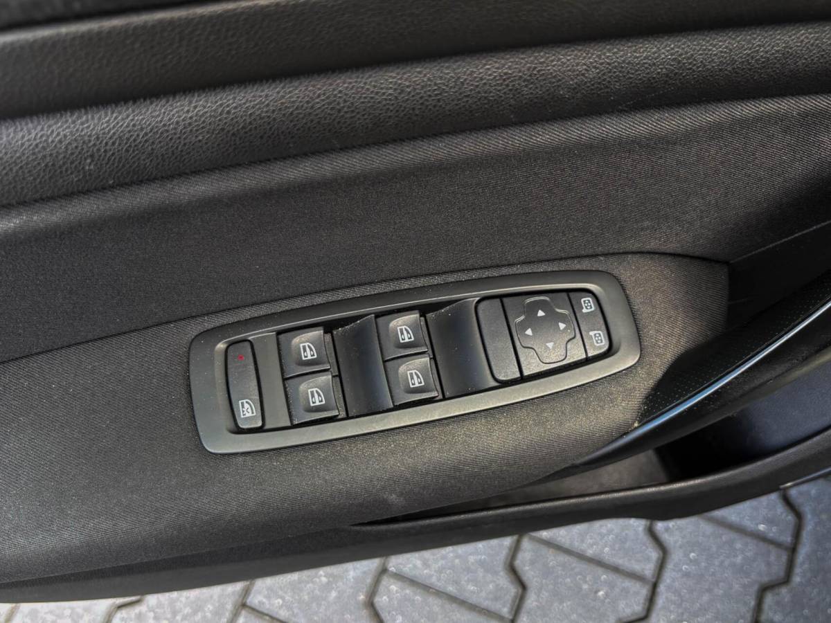 Renault Mégane Estate Renault Megane Estate 1.3 116pk TCe Limited | Airco | Carplay | Privacy glass | Trekhaak