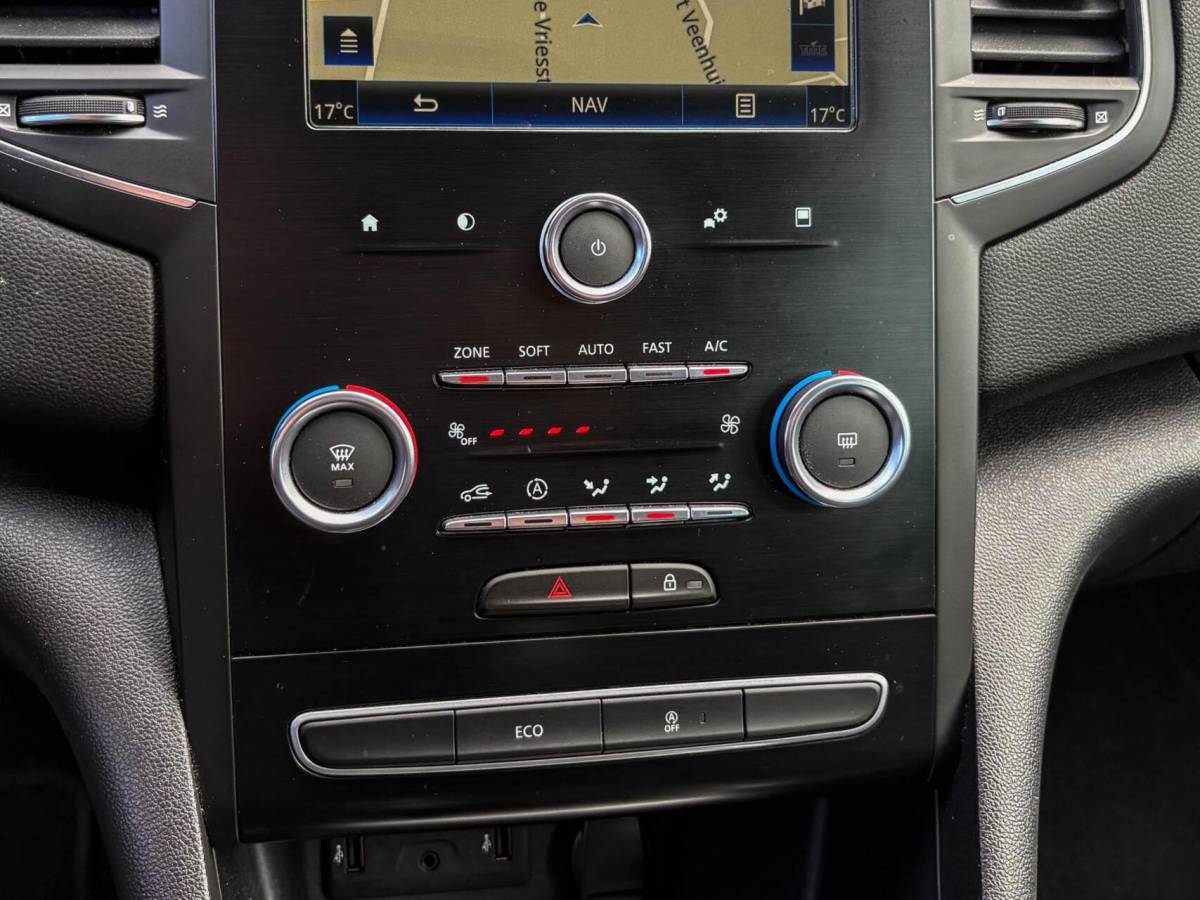 Renault Mégane Estate Renault Megane Estate 1.3 116pk TCe Limited | Airco | Carplay | Privacy glass | Trekhaak