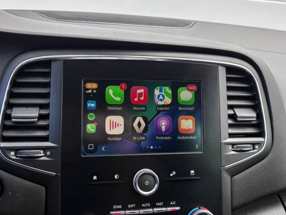 Renault Mégane Estate Renault Megane Estate 1.3 116pk TCe Limited | Airco | Carplay | Privacy glass | Trekhaak