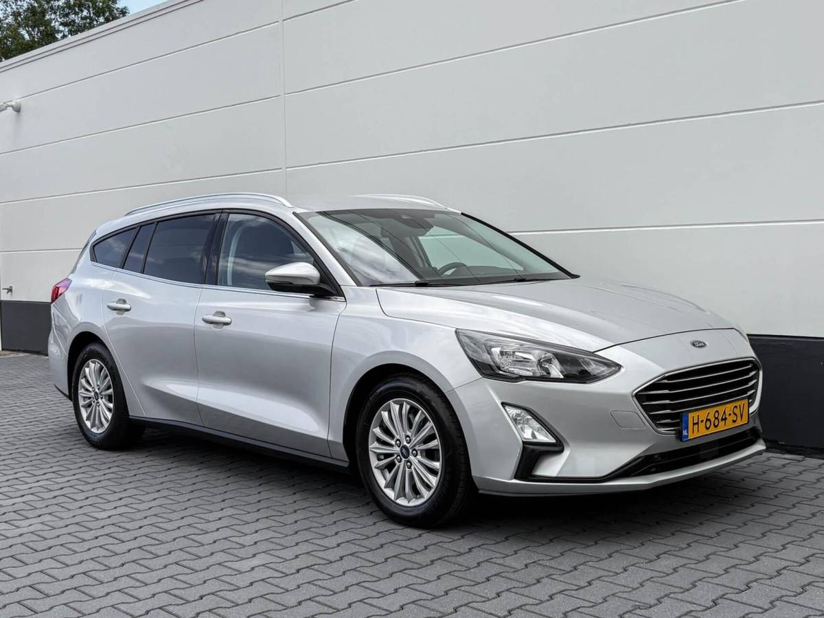 Ford Focus Ford Focus Wagon 1.0 125pk EcoBoost Automaat Titanium Business Automaat | Carplay | Winterpakket | Privacy glass