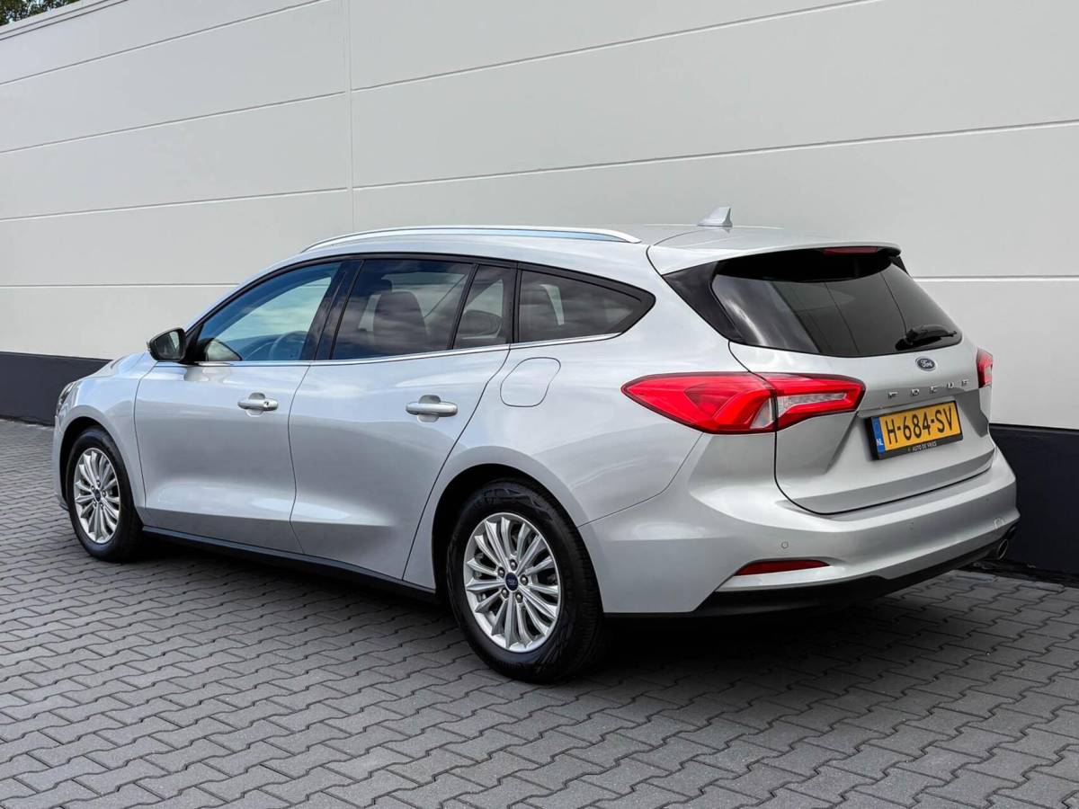 Ford Focus Ford Focus Wagon 1.0 125pk EcoBoost Automaat Titanium Business Automaat | Carplay | Winterpakket | Privacy glass