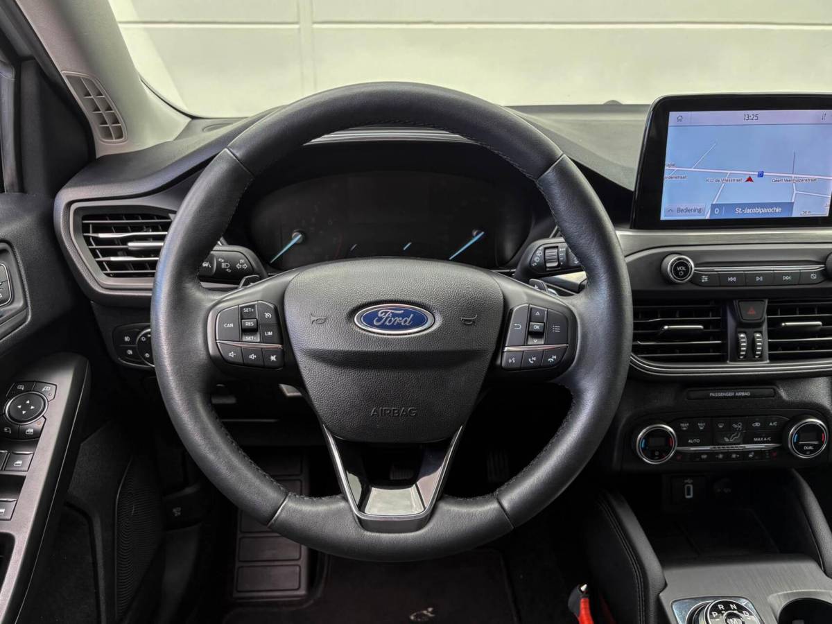 Ford Focus Ford Focus Wagon 1.0 125pk EcoBoost Automaat Titanium Business Automaat | Carplay | Winterpakket | Privacy glass