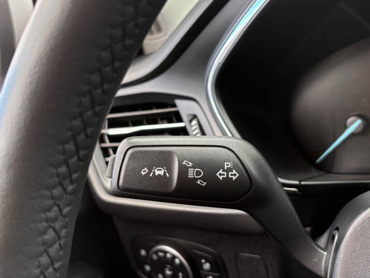 Ford Focus Ford Focus Wagon 1.0 125pk EcoBoost Automaat Titanium Business Automaat | Carplay | Winterpakket | Privacy glass