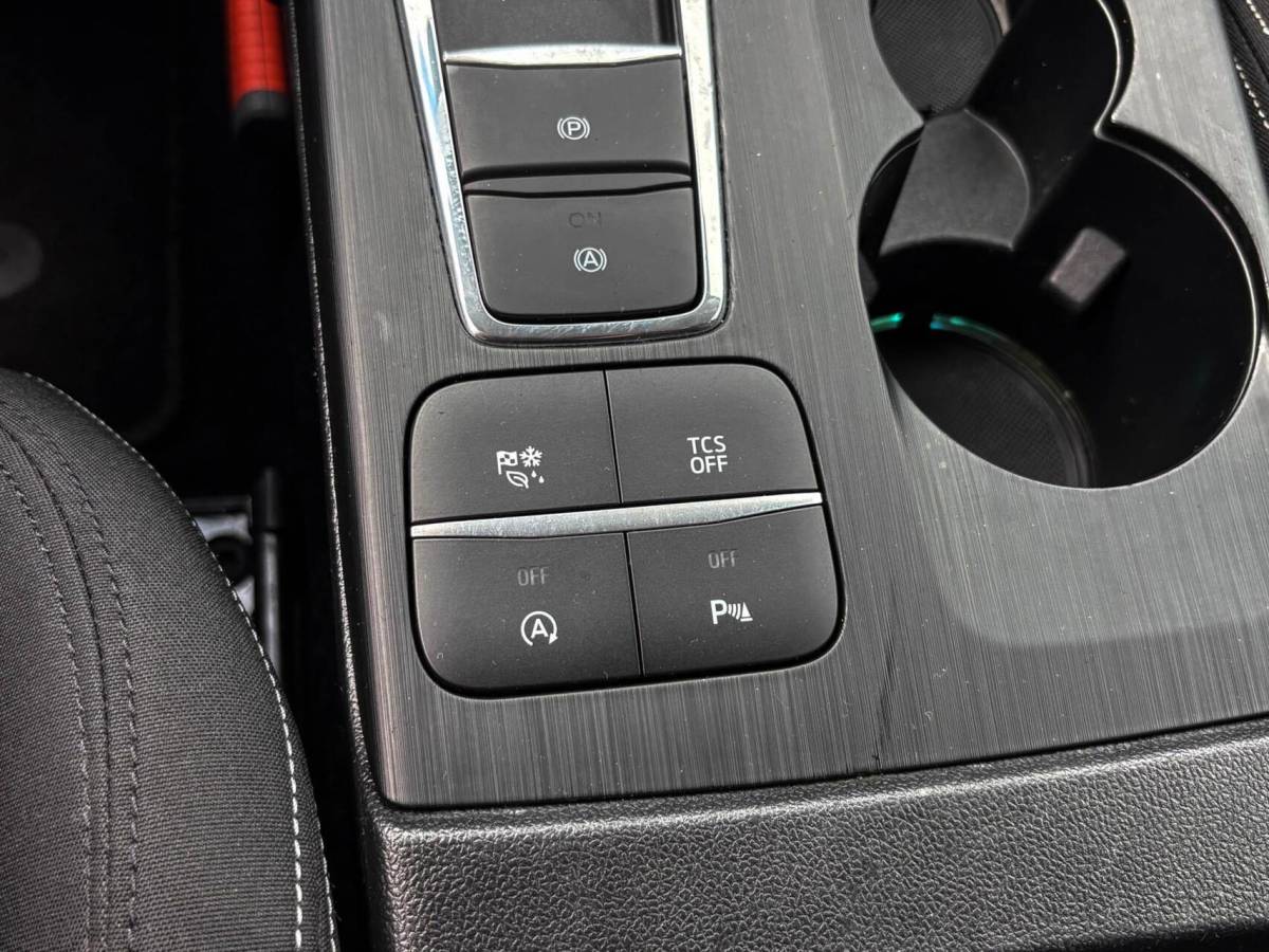 Ford Focus Ford Focus Wagon 1.0 125pk EcoBoost Automaat Titanium Business Automaat | Carplay | Winterpakket | Privacy glass