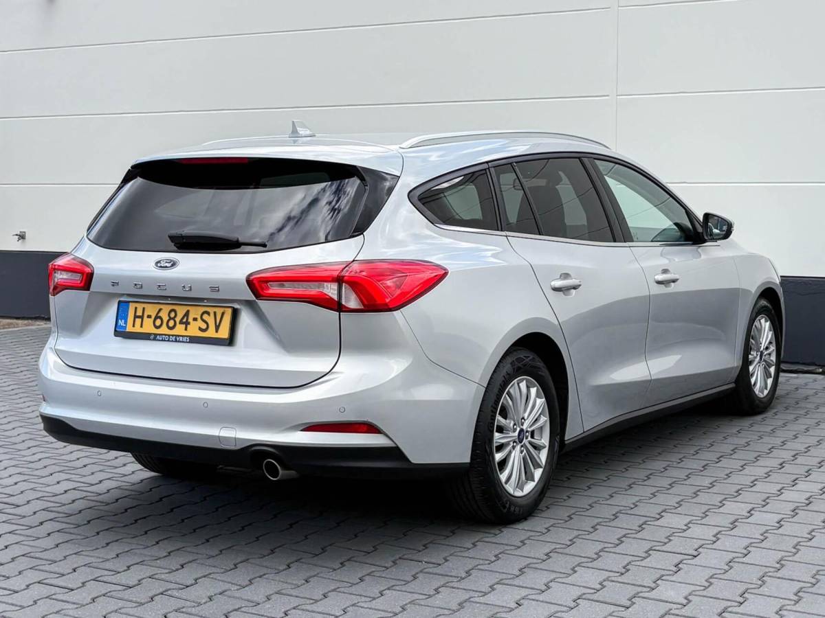 Ford Focus Ford Focus Wagon 1.0 125pk EcoBoost Automaat Titanium Business Automaat | Carplay | Winterpakket | Privacy glass