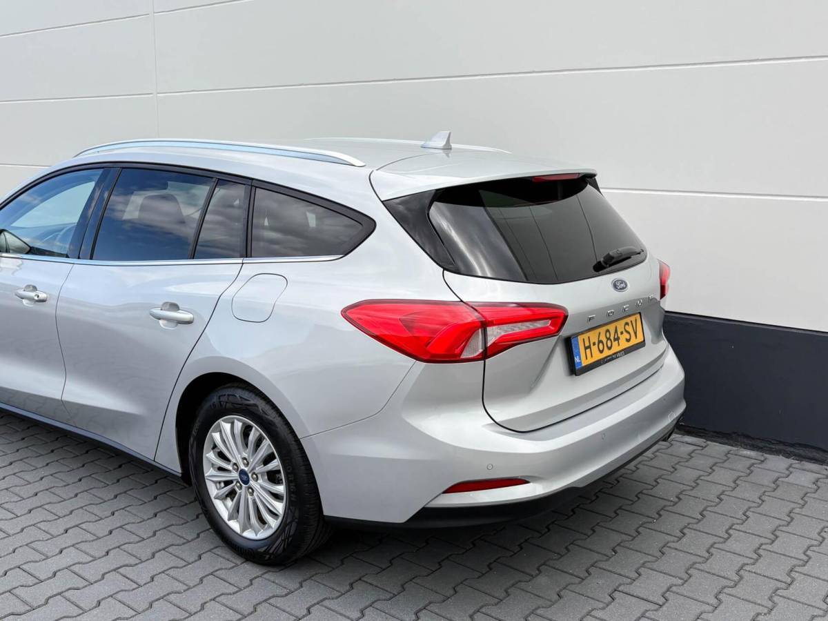 Ford Focus Ford Focus Wagon 1.0 125pk EcoBoost Automaat Titanium Business Automaat | Carplay | Winterpakket | Privacy glass
