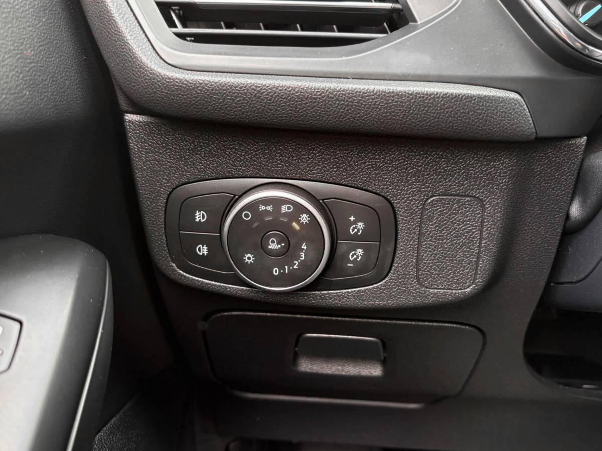 Ford Focus Ford Focus Wagon 1.0 125pk EcoBoost Automaat Titanium Business Automaat | Carplay | Winterpakket | Privacy glass