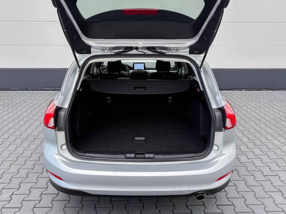 Ford Focus Ford Focus Wagon 1.0 125pk EcoBoost Automaat Titanium Business Automaat | Carplay | Winterpakket | Privacy glass