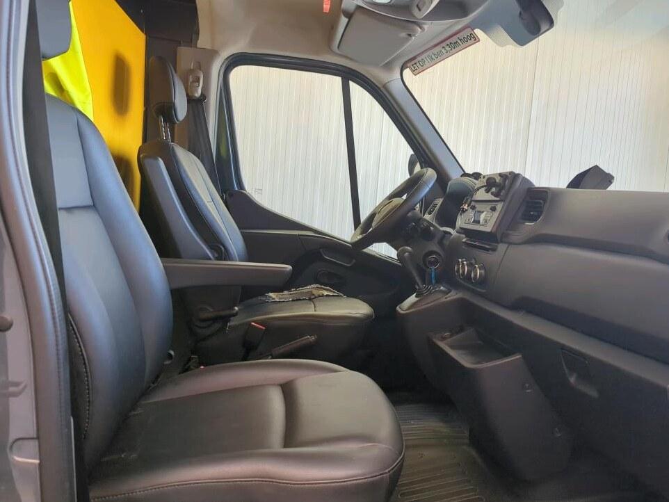 Renault Master Renault Master 2.3 dCi 150 BAKWAGEN MEUBELBAK LOWLINER