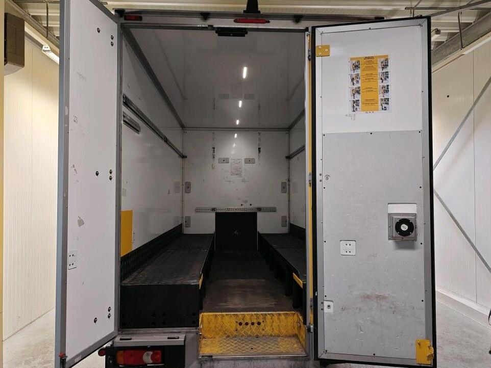 Renault Master Renault Master 2.3 dCi 150 BAKWAGEN MEUBELBAK LOWLINER