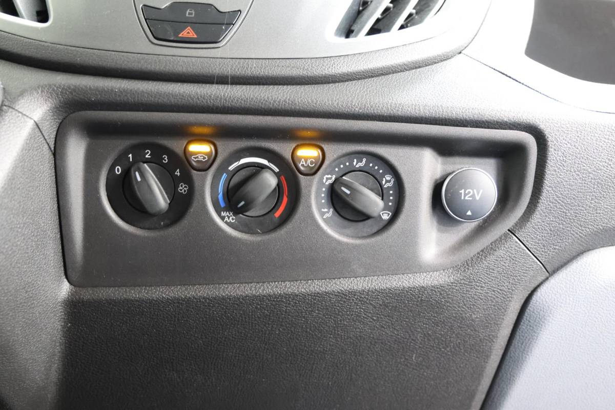 Ford Transit Ford Transit 2.0 TDCI BAKWAGEN MET LAADKLEP EURO 6
