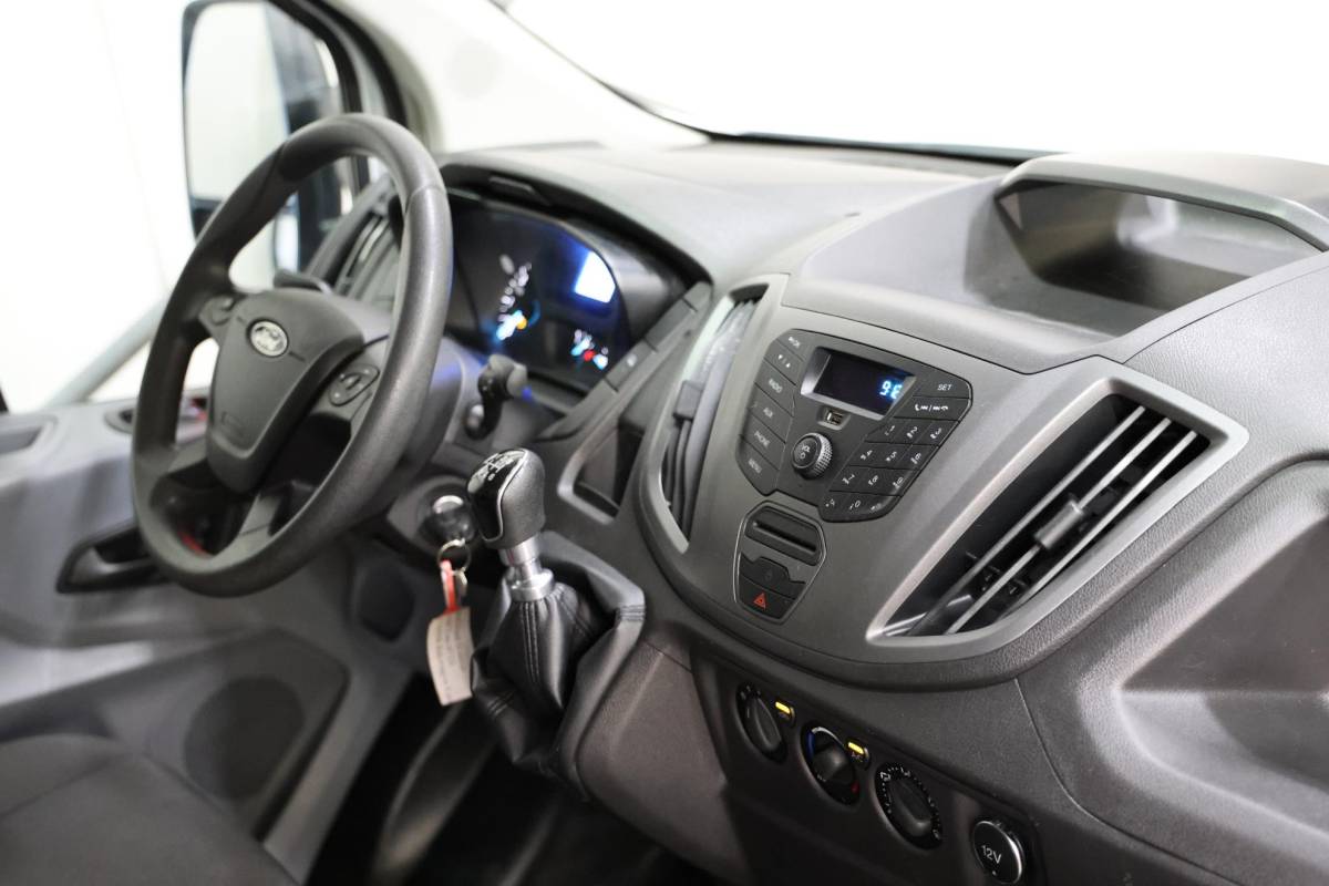 Ford Transit Ford Transit 2.0 TDCI BAKWAGEN MET LAADKLEP EURO 6