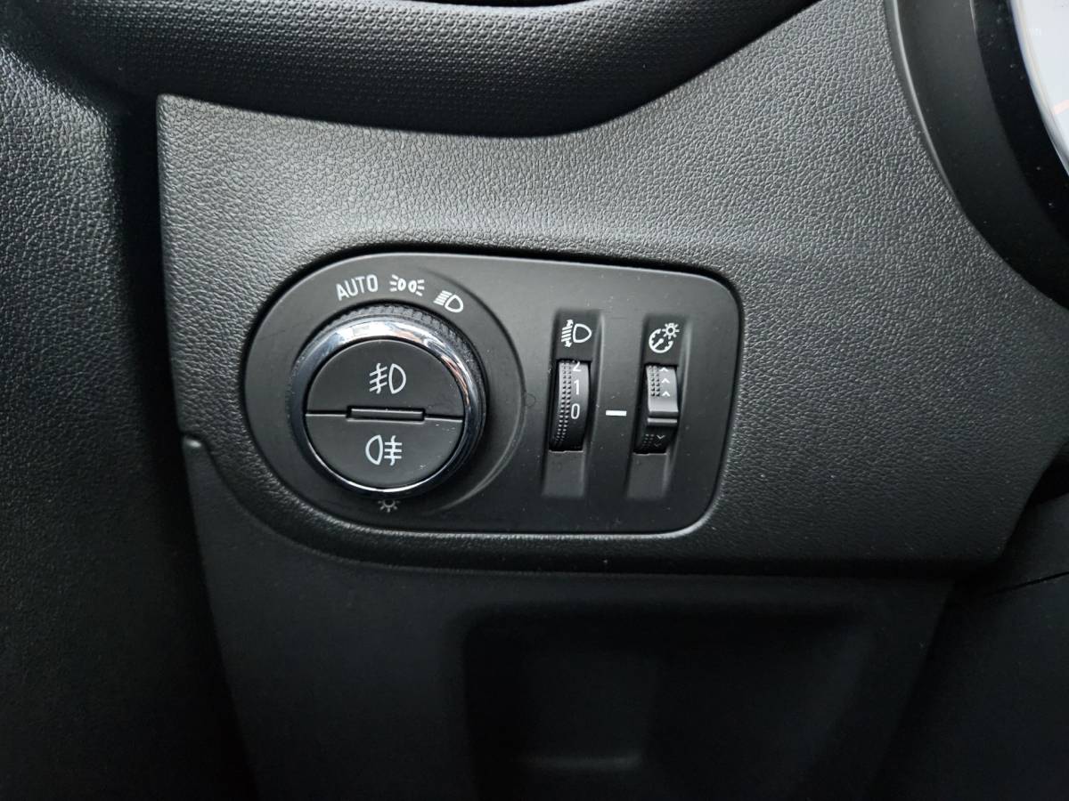 Opel Crossland X Opel Crossland X 1.2 Turbo 120 Jaar Edition Camera! LED! Carplay! NAP! Airco/Clima! Navigatie! Nette Auto!