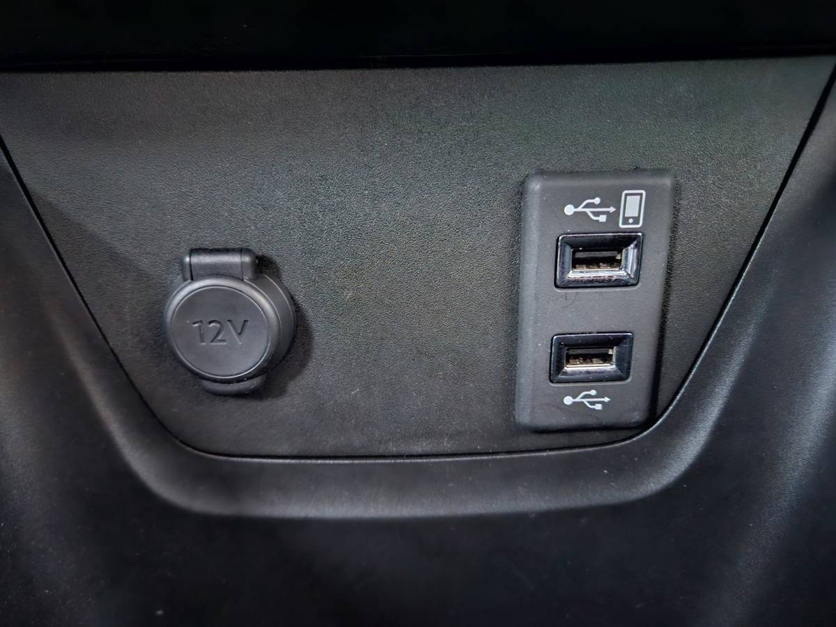 Opel Crossland X Opel Crossland X 1.2 Turbo 120 Jaar Edition Camera! LED! Carplay! NAP! Airco/Clima! Navigatie! Nette Auto!