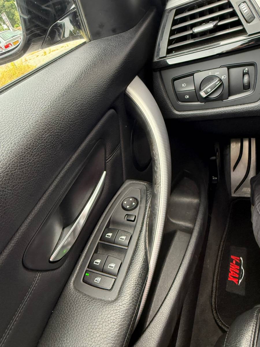 BMW 3 Serie BMW 328i Touring Aut M-Tech Sport Pano Leder Navi Xenon
