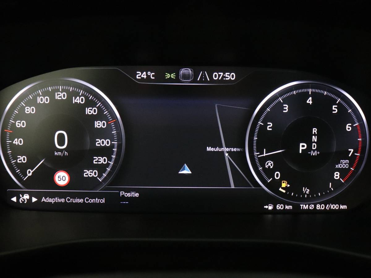 Volvo XC40 Volvo XC40 1.5 T2 R-Design (NL-Auto / Pano / Elek. trekhaak / 360 Camera / H&K / Navi / ACC)