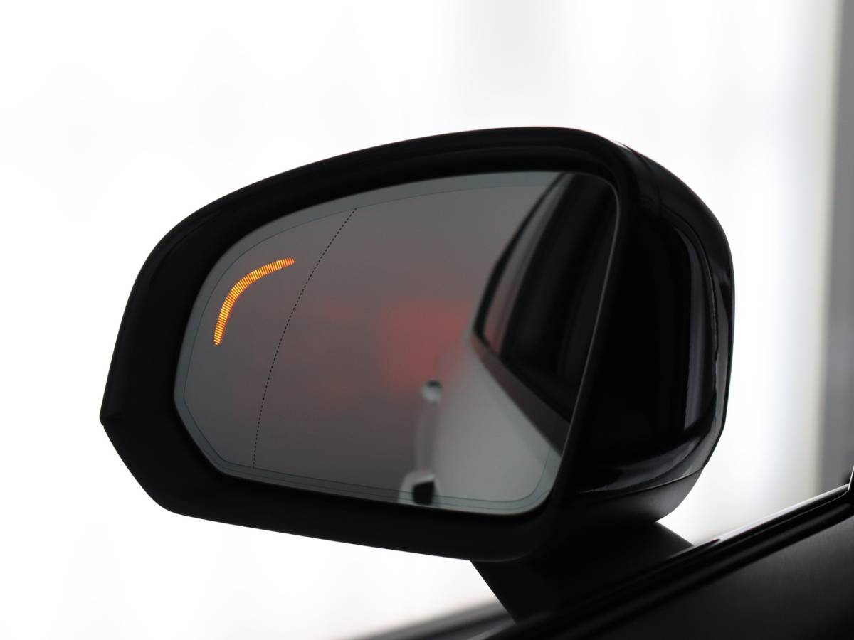 Volvo XC40 Volvo XC40 1.5 T2 R-Design (NL-Auto / Pano / Elek. trekhaak / 360 Camera / H&K / Navi / ACC)
