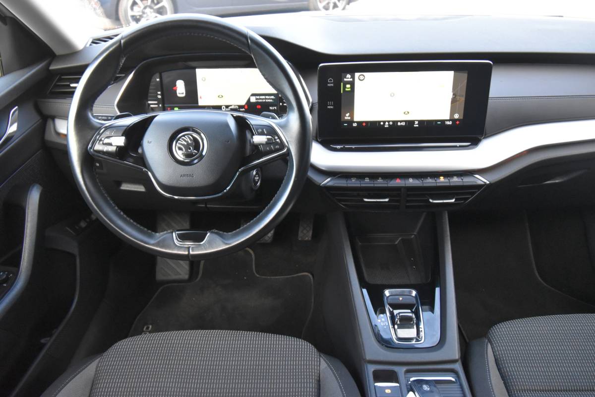 Škoda Octavia ŠKODA Octavia Combi 1.4 TSI iV PHEV Business Edition , VIRTUAL COCKPIT , LED KOPL , A UITRIJ CAM , LMV18 , PDC V+A ,