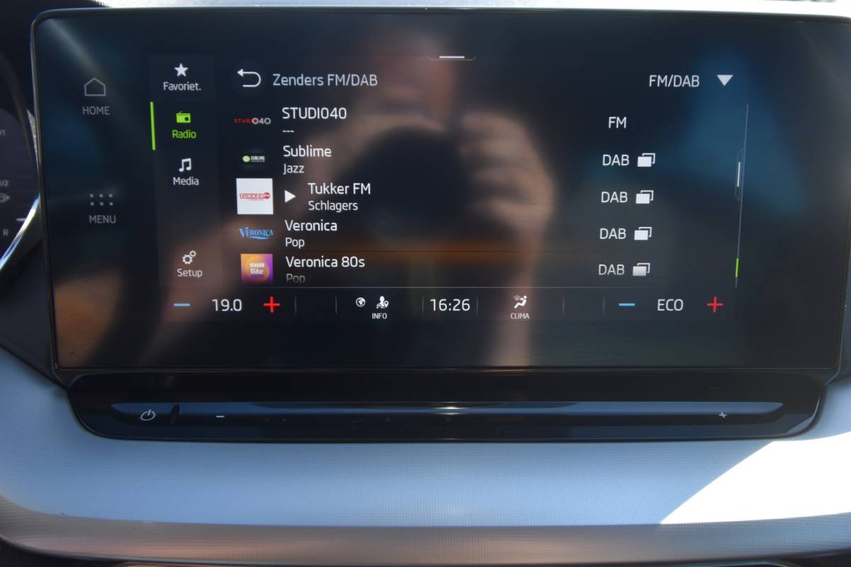 Škoda Octavia ŠKODA Octavia Combi 1.4 TSI iV PHEV Business Edition , VIRTUAL COCKPIT , LED KOPL , A UITRIJ CAM , LMV18 , PDC V+A ,