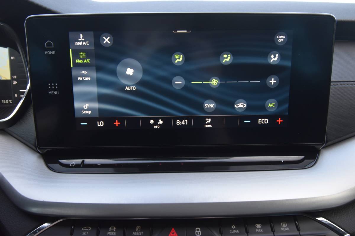 Škoda Octavia ŠKODA Octavia Combi 1.4 TSI iV PHEV Business Edition , VIRTUAL COCKPIT , LED KOPL , A UITRIJ CAM , LMV18 , PDC V+A ,
