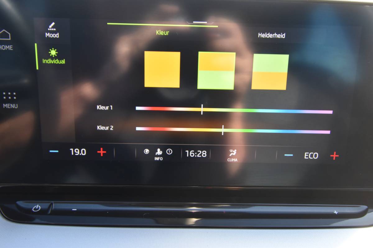 Škoda Octavia ŠKODA Octavia Combi 1.4 TSI iV PHEV Business Edition , VIRTUAL COCKPIT , LED KOPL , A UITRIJ CAM , LMV18 , PDC V+A ,