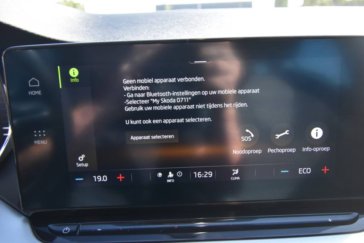 Škoda Octavia ŠKODA Octavia Combi 1.4 TSI iV PHEV Business Edition , VIRTUAL COCKPIT , LED KOPL , A UITRIJ CAM , LMV18 , PDC V+A ,