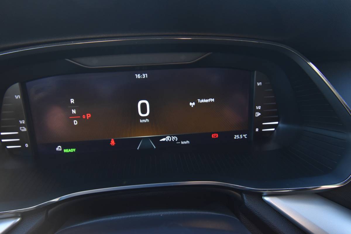 Škoda Octavia ŠKODA Octavia Combi 1.4 TSI iV PHEV Business Edition , VIRTUAL COCKPIT , LED KOPL , A UITRIJ CAM , LMV18 , PDC V+A ,
