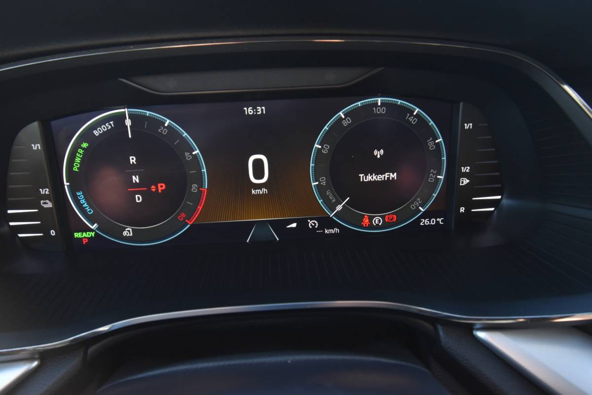 Škoda Octavia ŠKODA Octavia Combi 1.4 TSI iV PHEV Business Edition , VIRTUAL COCKPIT , LED KOPL , A UITRIJ CAM , LMV18 , PDC V+A ,