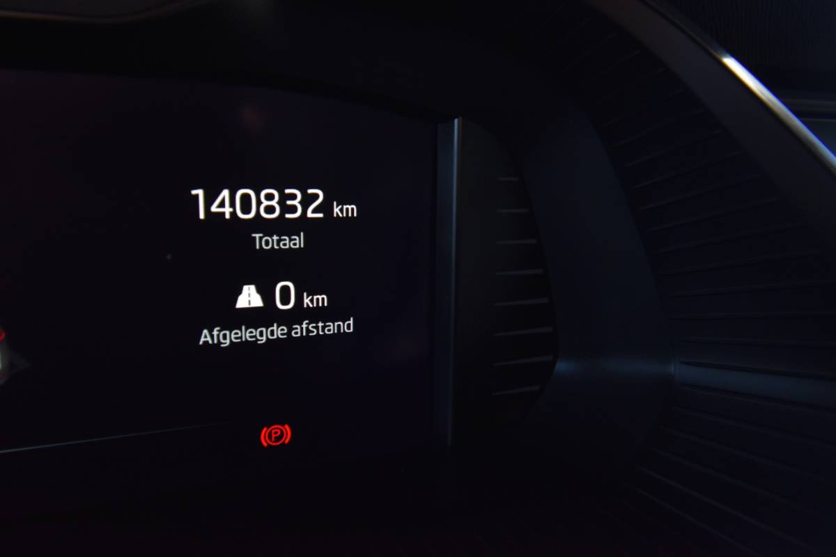 Škoda Octavia ŠKODA Octavia Combi 1.4 TSI iV PHEV Business Edition , VIRTUAL COCKPIT , LED KOPL , A UITRIJ CAM , LMV18 , PDC V+A ,
