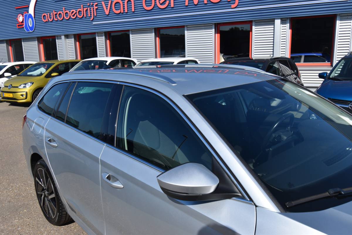 Škoda Octavia ŠKODA Octavia Combi 1.4 TSI iV PHEV Business Edition , VIRTUAL COCKPIT , LED KOPL , A UITRIJ CAM , LMV18 , PDC V+A ,