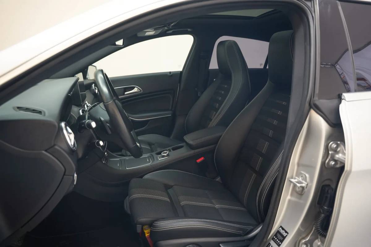 Mercedes-Benz CLA Mercedes-Benz CLA-Klasse SHOOTING BRAKE 180 Lease edition Plus Aut. [ Pano Cruise/Climate Control ]
