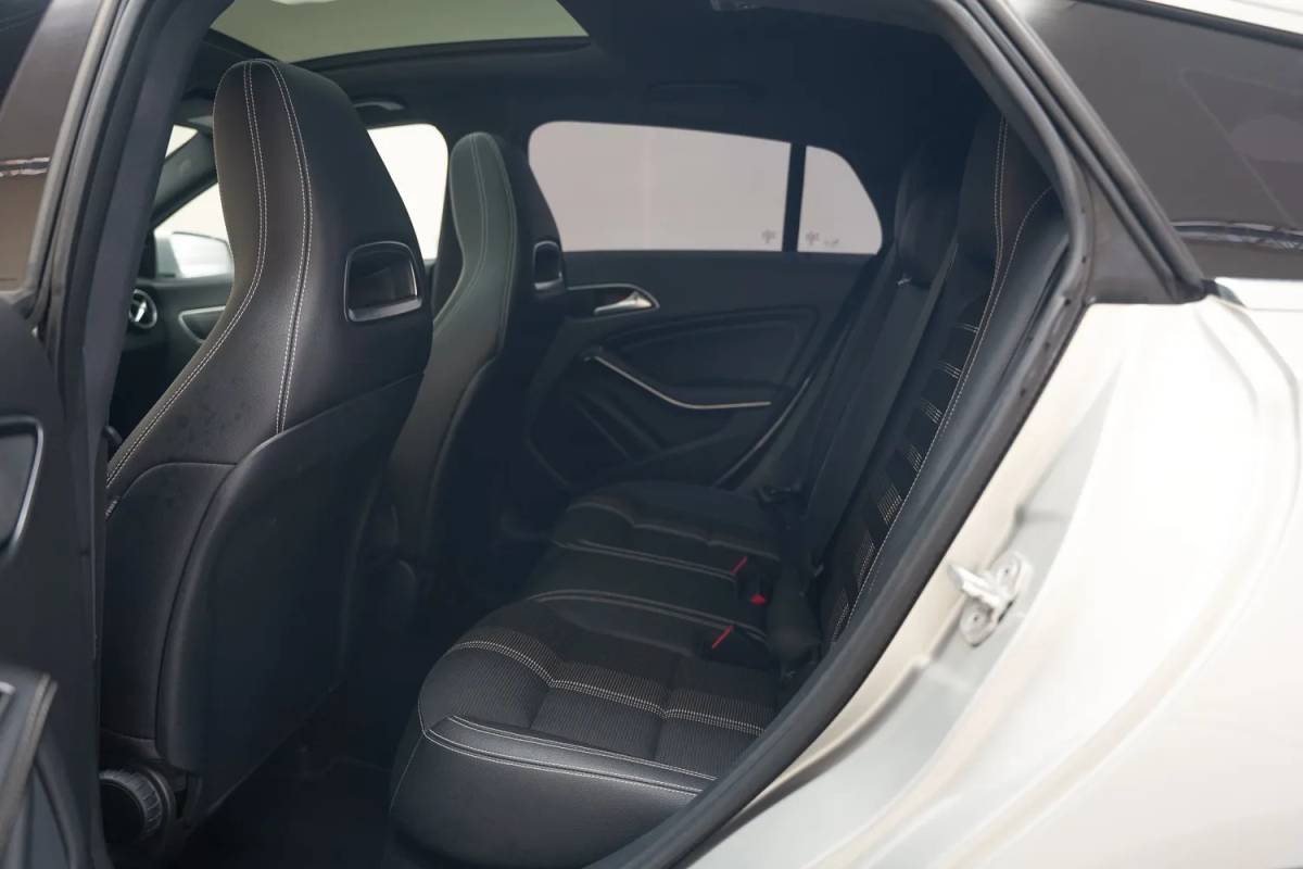 Mercedes-Benz CLA Mercedes-Benz CLA-Klasse SHOOTING BRAKE 180 Lease edition Plus Aut. [ Pano Cruise/Climate Control ]