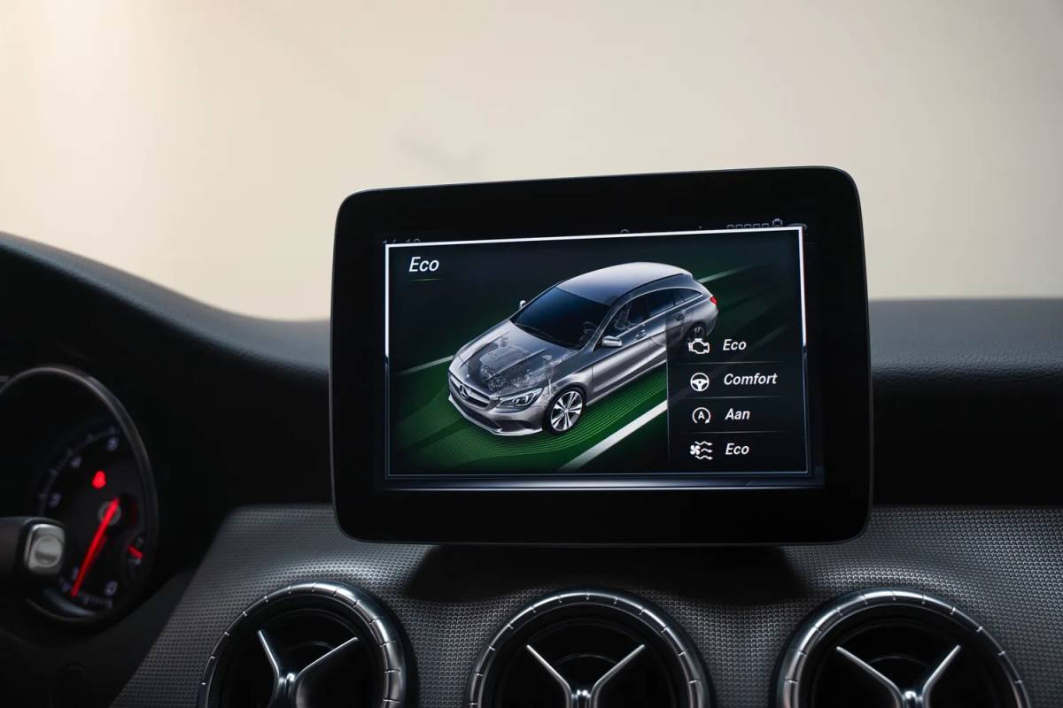 Mercedes-Benz CLA Mercedes-Benz CLA-Klasse SHOOTING BRAKE 180 Lease edition Plus Aut. [ Pano Cruise/Climate Control ]