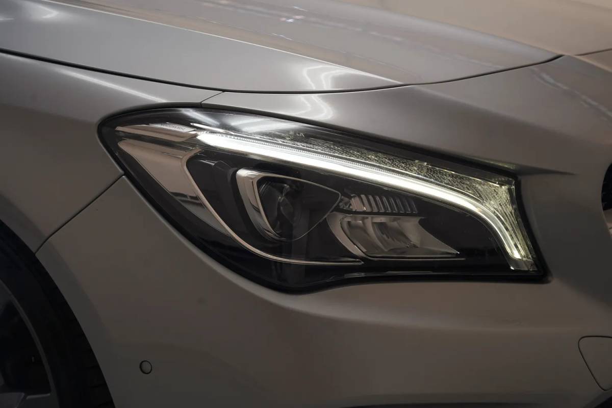 Mercedes-Benz CLA Mercedes-Benz CLA-Klasse SHOOTING BRAKE 180 Lease edition Plus Aut. [ Pano Cruise/Climate Control ]