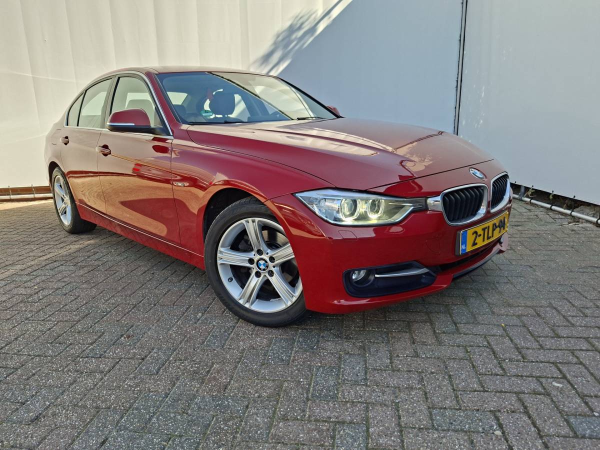 BMW 3 Serie BMW 3-serie 316i High Executive Leder Sportzetels Red Chili
