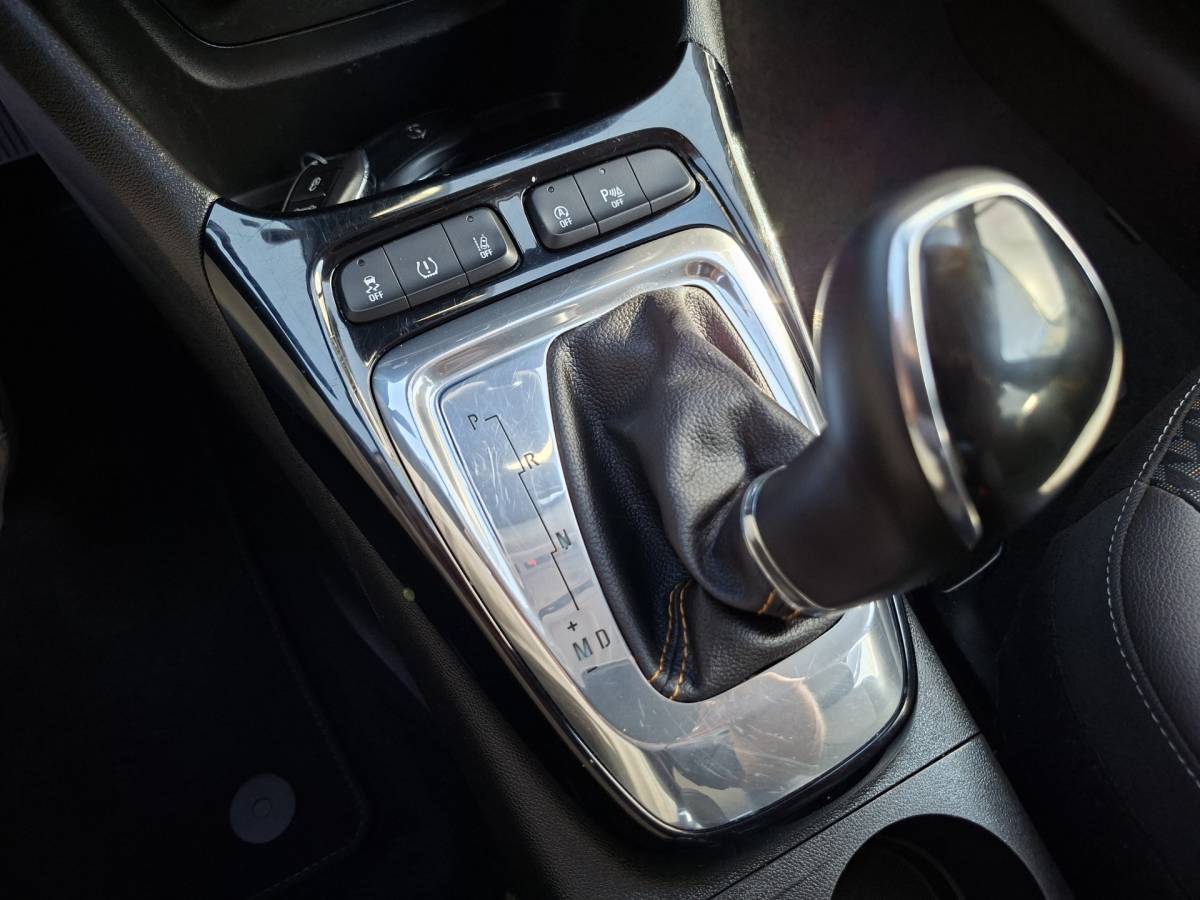 Opel Crossland X Opel Crossland X 1.2 Turbo Automaat Innovation Carplay Trekhaak Hoge zit